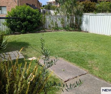 1/11 Emerald Close, Caves Beach, NSW 2281 - Photo 1