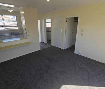 Easy Living on Edmund Hillary!! - Photo 5