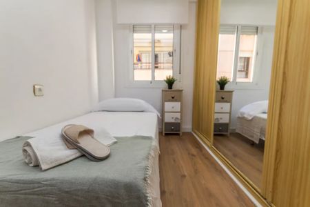 Calle Lozano de Torres, Málaga, Andalusia 29013 - Photo 4