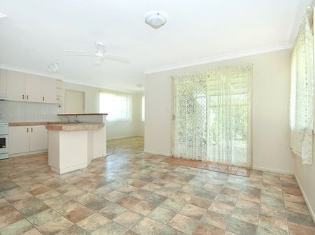 Attractive, Low-set Brick Home in Convenient Location - Photo 4
