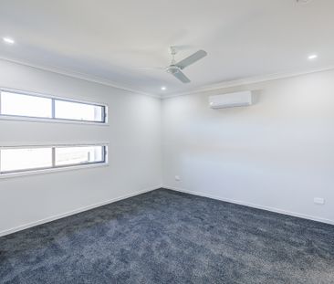 Large Modern Family Home! - Photo 2