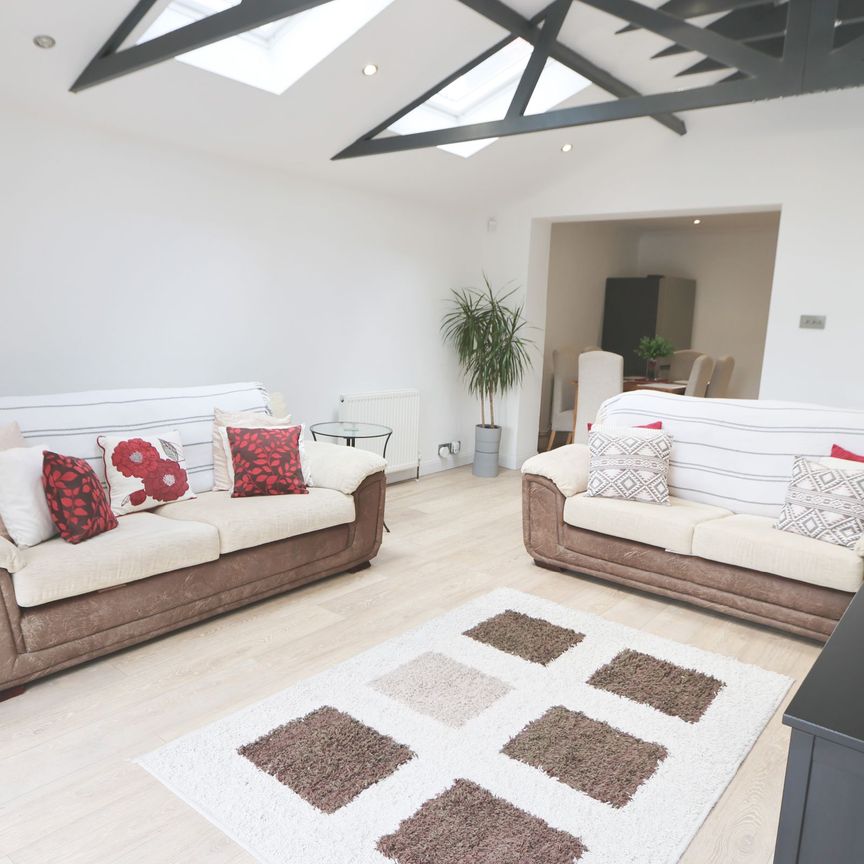 4 Bedroom Home – Medium Let - Photo 1