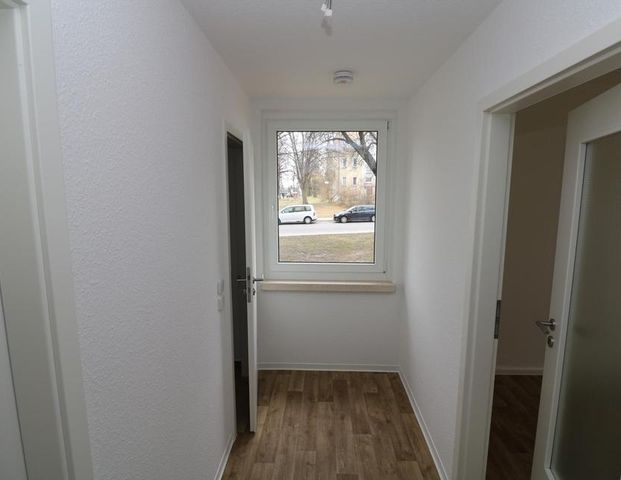 EG-Wohnung mit bodengleicher Dusche u. Balkon...da freuen sich nicht nur die Umzugshelfer! - Foto 1