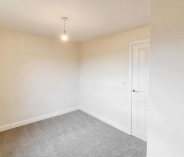 2 Bedroom House - Terraced - Photo 2