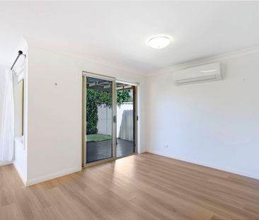 2 BEDROOM LOW MAINTENANCE VILLA IN CONVENIENT LOCATION - Photo 4