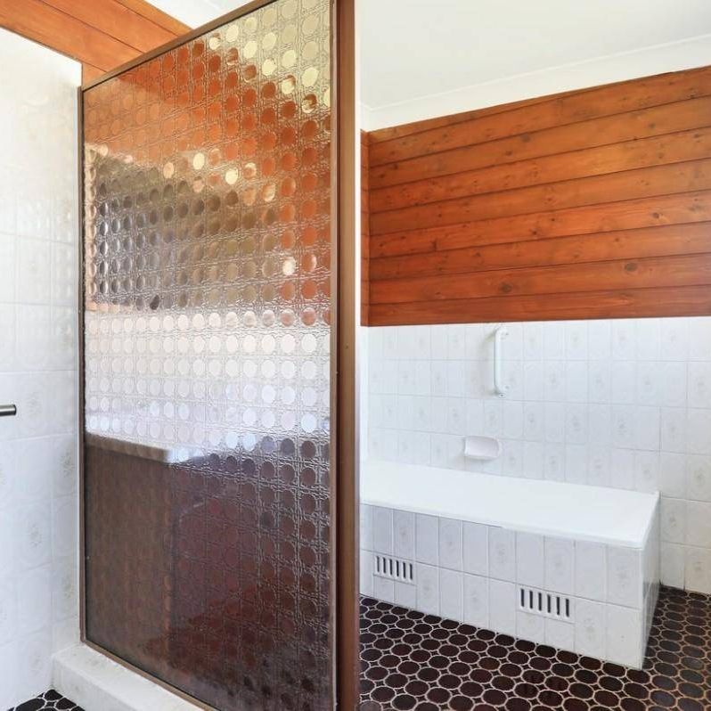 Charming 3-Bedroom Cottage with Studio | Spacious Living in Prime Fairy Meadow Location - Photo 1