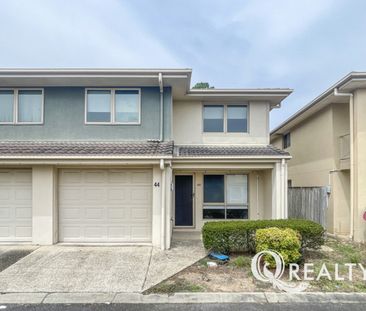 🏡 Low Maintenance Contemporary Home In Great Location - Photo 5