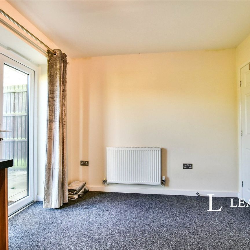 3 bedroom house to rent Manchester, M19 - Photo 1