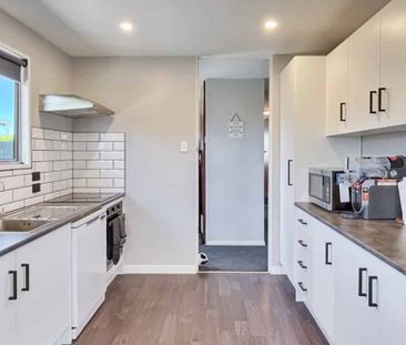 GRASMERE - 3 BEDROOMS - Photo 2