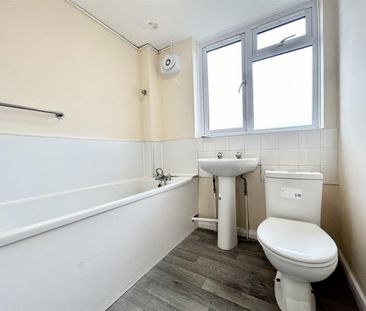 4 Bedroom Maisonette To Let - Photo 6