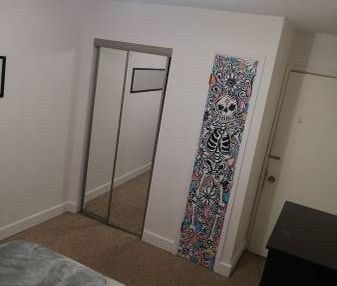 One bedroom - Photo 1