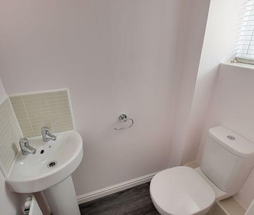 3 bedroom terraced house to rent - Photo 6