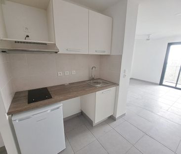 Location Appartement 1 pièce 26m² LE TAMPON 97430 - Photo 2