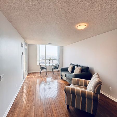 For Lease - 9 Northern Heights Drive Unit# 1016, Richmond Hill, Ontario - Photo 3