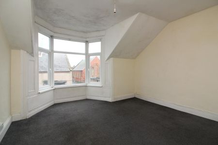 3 bedroom end of terrace house to rent - Photo 2