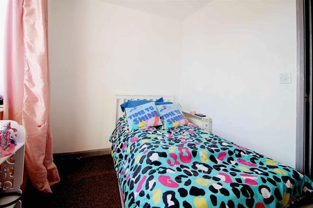 2 Bedroom Maisonette to let - Photo 4