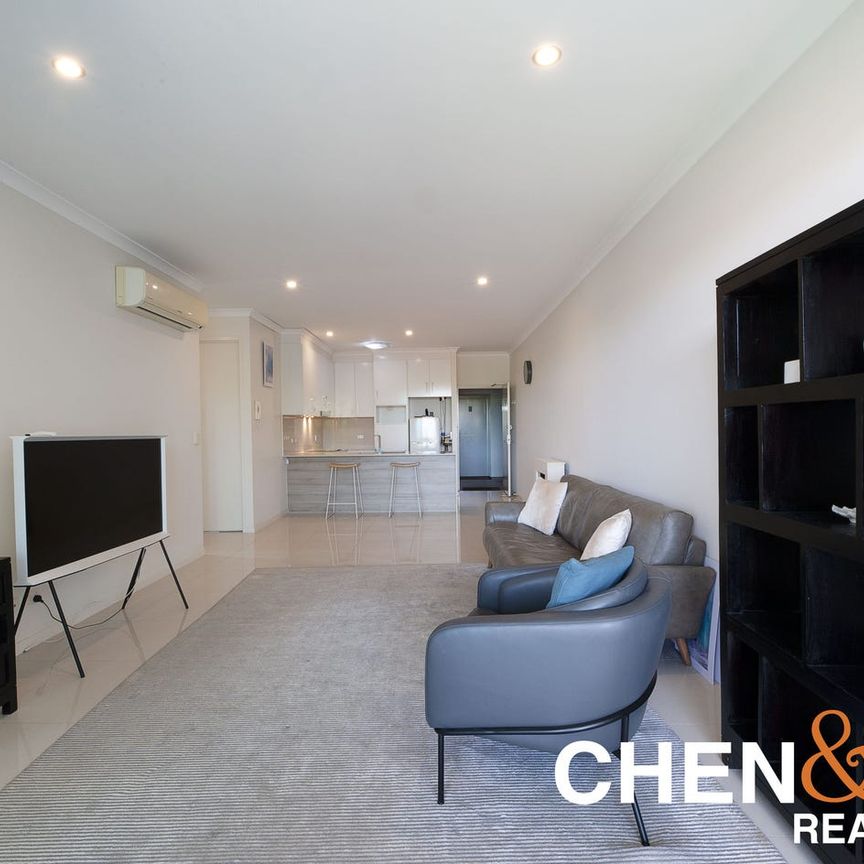 Modern Apartment Living in the Heart of Coorparoo - Photo 1