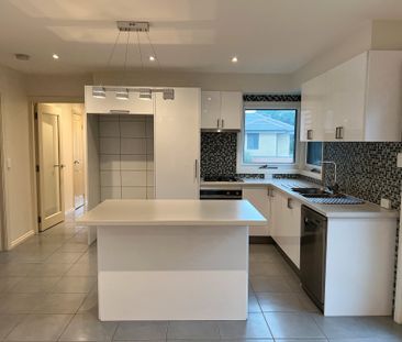 MODERN LIVING IN THE HEART OF MONTROSE - Photo 1