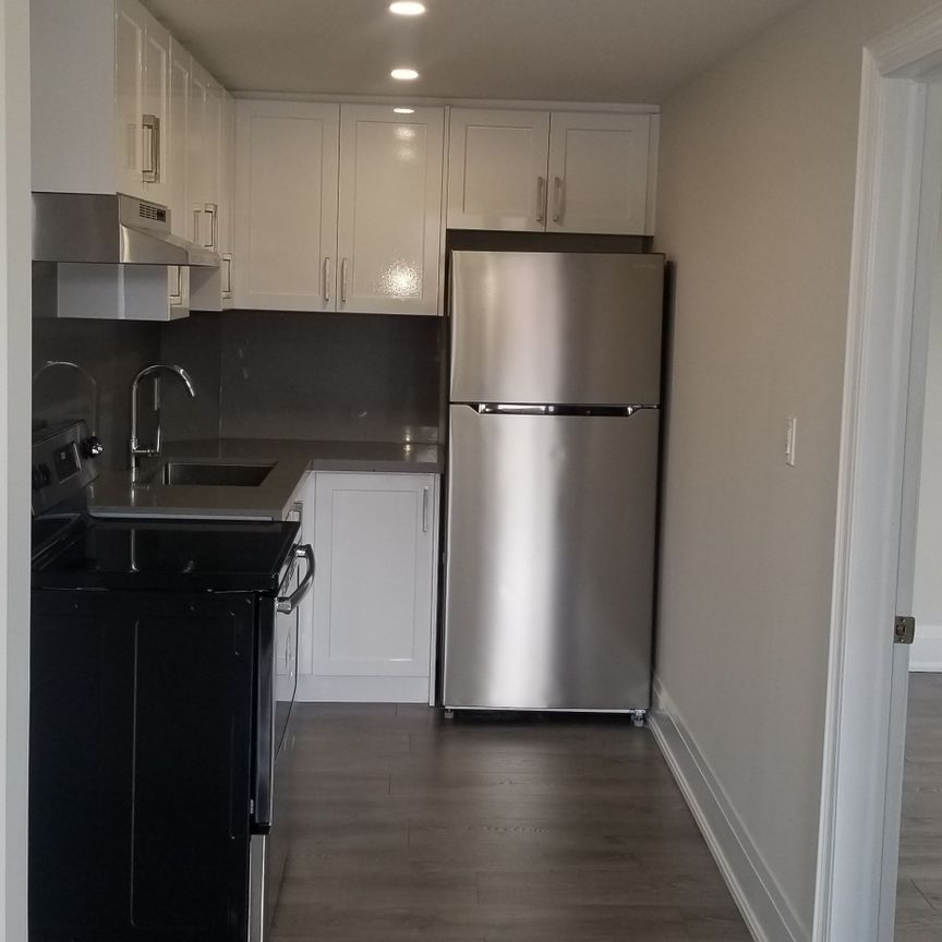 For Lease - 3481 Lakeshore Boulevard Unit# 2, Toronto, Ontario - Photo 1