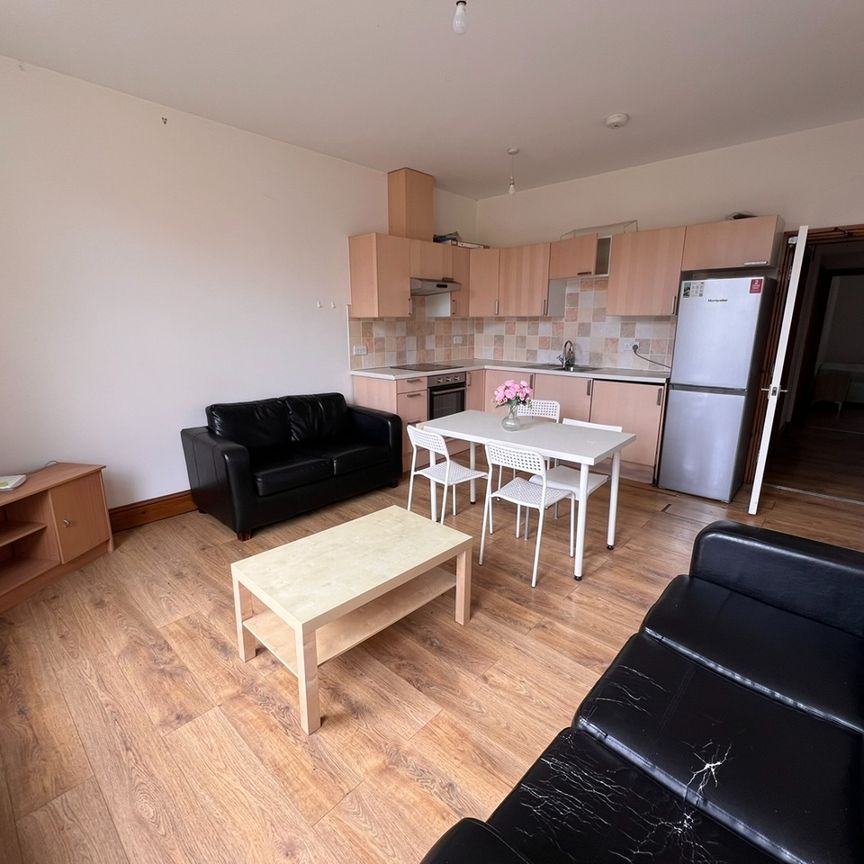 3 Bed Flat, Hyde Terrace, LS2 - Photo 1