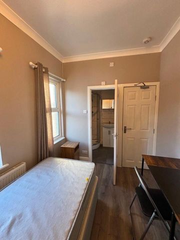 5 bedroom house of multiple occupation to rent - Photo 5