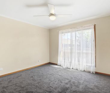 Comfortable 3-Bedroom Brick Home - Photo 3