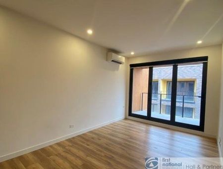 207c / 28 Galileo Gateway , Bundoora - Photo 4