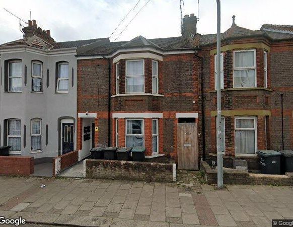1 Bed Flat, Crawley Road, LU1 - Photo 1