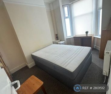 1 bedroom in a house share to rent - Photo 6