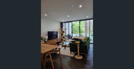 LUXURY APARTMENT IN LEAFY VIBRANT HUB - Photo 3