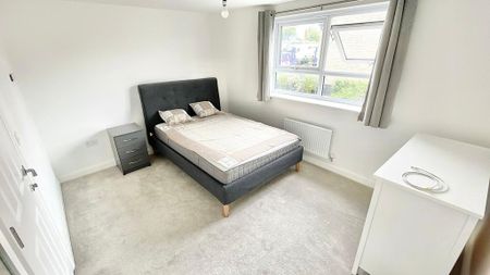 1 bedroom in a flat share to rent - Photo 4
