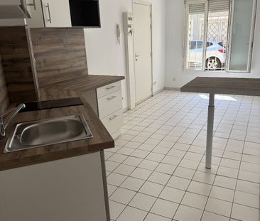 Location Appartement 1 pièce 20m² NARBONNE 11100 - Photo 2