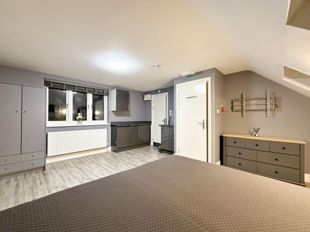 1 bedroom in a house share to rent - Photo 3