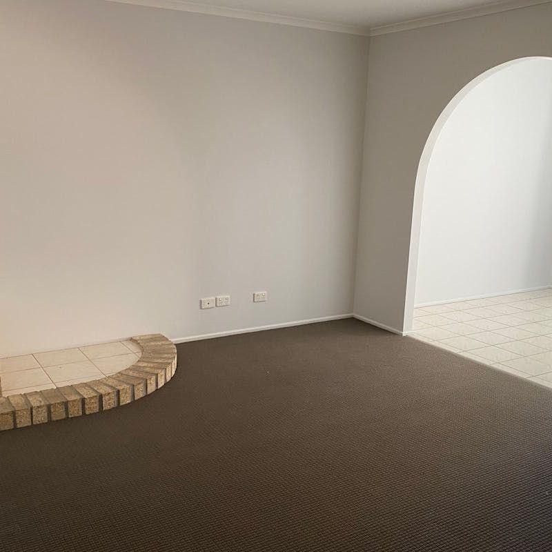 FAMILY HOME WITH POOL + POOL SERVICE INCLUDED - Photo 1