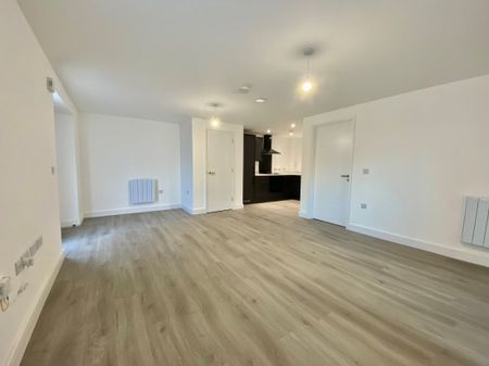 Peterborough - Photo 2