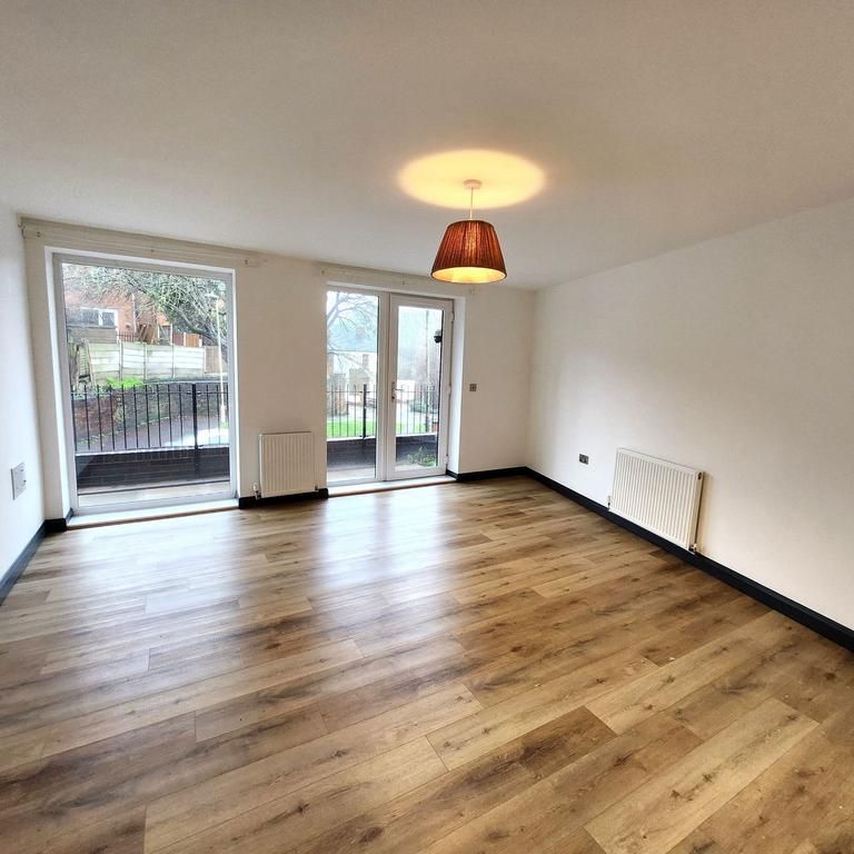 2 bedroom flat to rent - Photo 1
