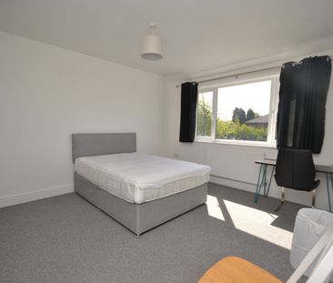 2 bed Flat for Rent - Photo 6