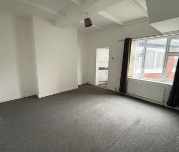 4 bedroom terraced house to rent - Photo 2