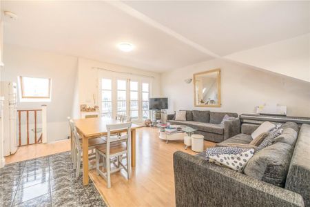 3 bedroom apartment to rent - Photo 2