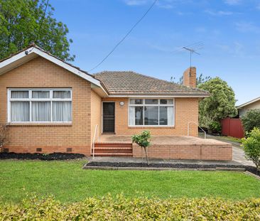 Home in central Belmont - Photo 4