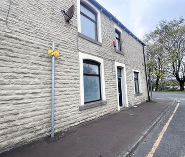 3 bed terraced house to rent in Accrington Road, Burnley, BB11 - Photo 6