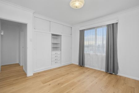 Register To Inspect // Bright, Stylish Living in the Heart of Yarraville - Photo 5