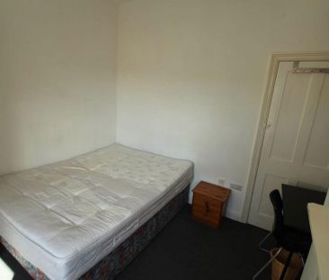 4 bedroom terraced house to rent - Photo 6