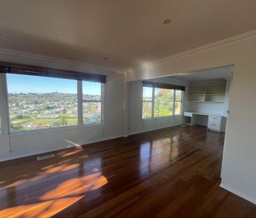 Gorgeous Views On Great North Road - Photo 2