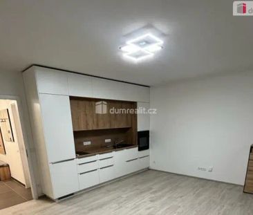 Krásný nový byt 1+kk v přízemí novostavby se zahrádkou a terasou - Photo 6