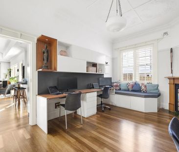 Northeast facing family classic in a blue-chip street - Photo 3