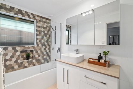 Home For Rent - Photo 3