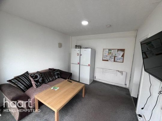 5 bedroom detached house to rent - Photo 1