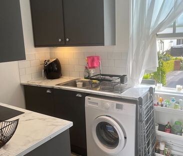 Studio Flat, Sillwood Street, BN1 - Photo 5