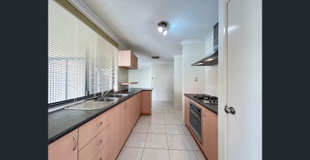 CLOSE TO SCHOOLS, SHOPS AND TRANSPORT - Photo 2